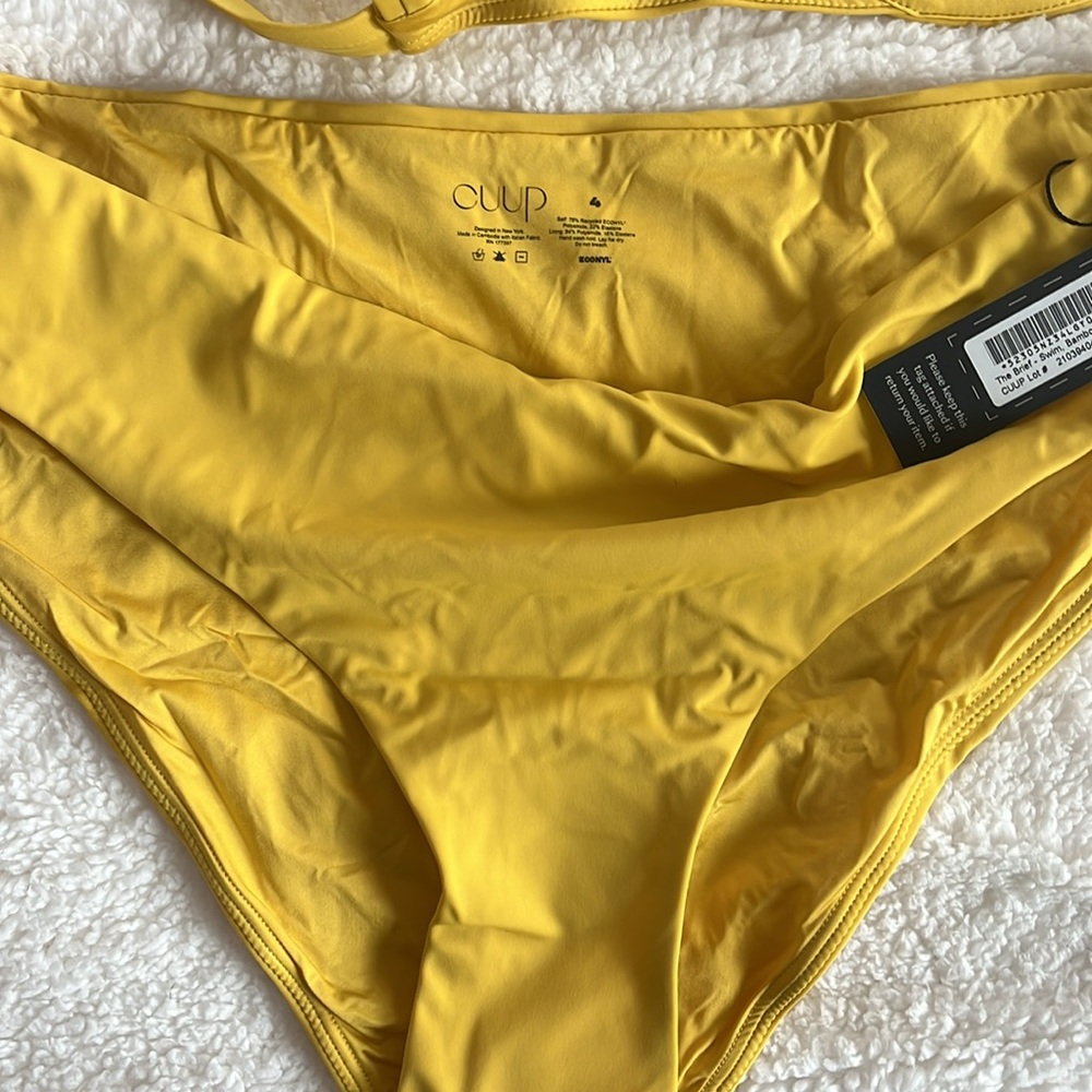 Bathing suit - Picture 3 of 3
